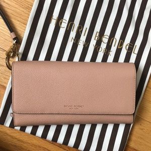 henri bendel Uptown Out & About Organizer Wallet